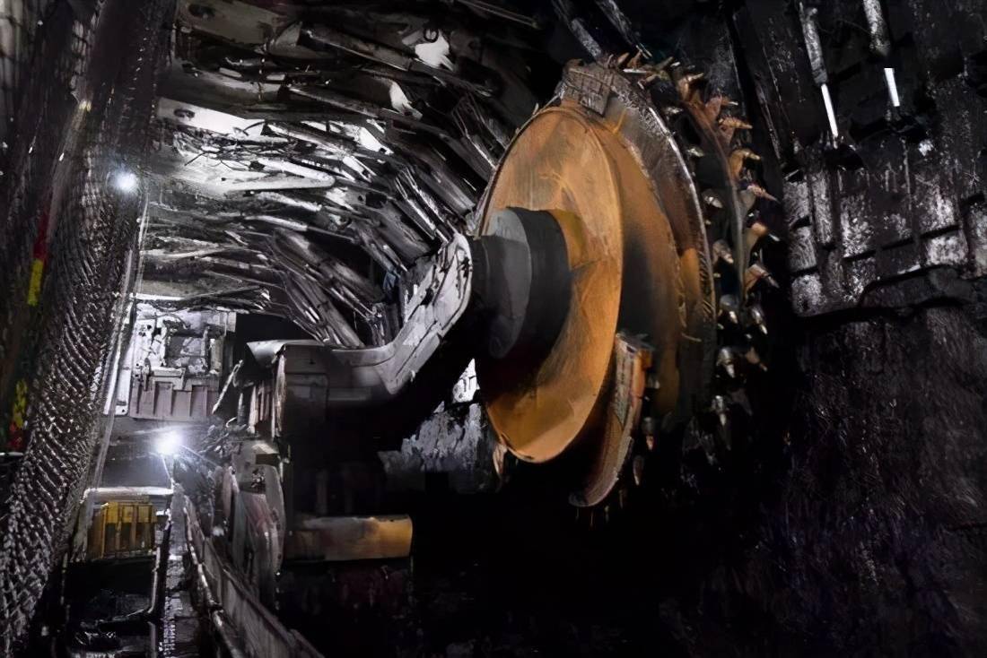 首套井工煤矿辅助运输装备研制成功,专家鉴定,达到国际领先.